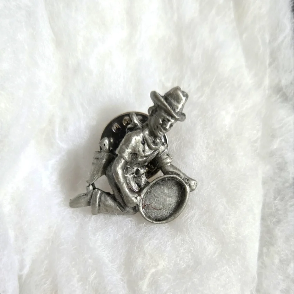 Pewter Artisan Gold Panner Tie Pin - Picture 1 of 4